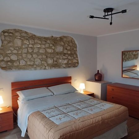 Casa Vacanza "Marinella" Сульмона Екстер'єр фото